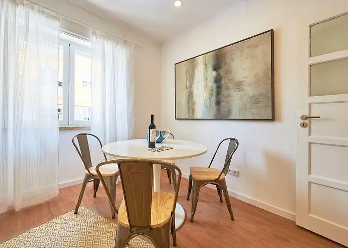 Belem Light Filled Apartment, By Timecooler