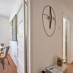 Belem Light Filled Apartment, By Timecooler 아파트