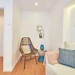 아파트 Belem Light Filled Apartment, By Timecooler *