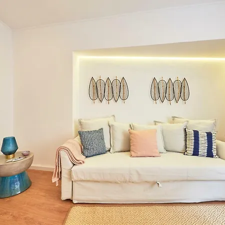 Belém Light Filled Apartment, By Timecooler