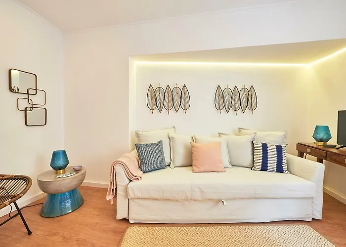Belem Light Filled Apartment, By Timecooler