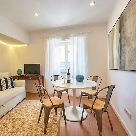 Апартаменты Belem Light Filled Apartment, By Timecooler