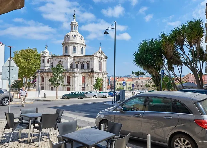 Belem Light Filled Apartment, By Timecooler Apartman Lisboa