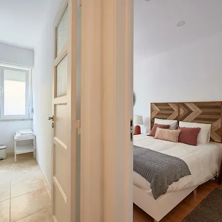 Belem Light Filled Apartment, By Timecooler * リスボン