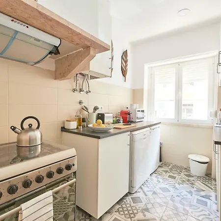 Belem Light Filled Apartment, By Timecooler * リスボン