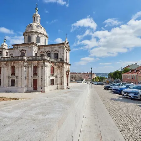 Belem Light Filled Apartment, By Timecooler * リスボン