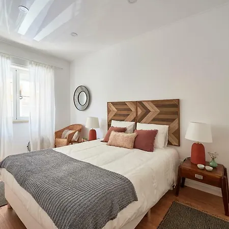 Belem Light Filled Apartment, By Timecooler *